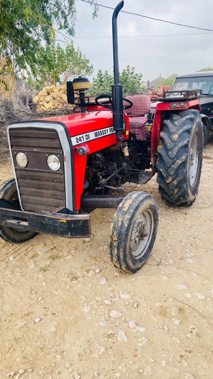 मेसी Di ट्रैक्टर 241